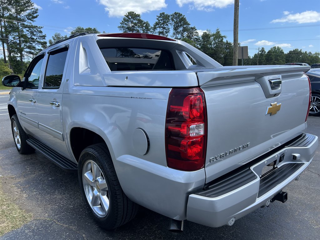 2012 Chevrolet Avalanche LT photo