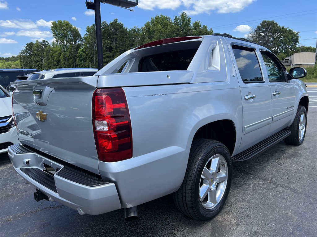2012 Chevrolet Avalanche LT photo