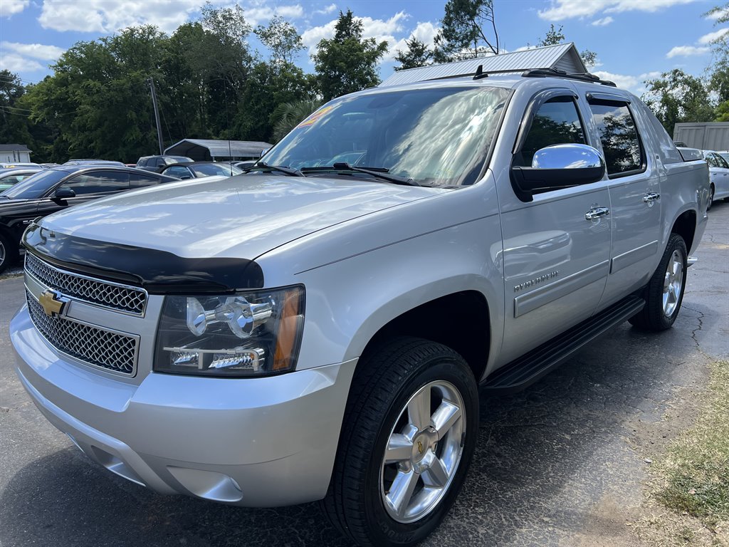2012 Chevrolet Avalanche LT photo