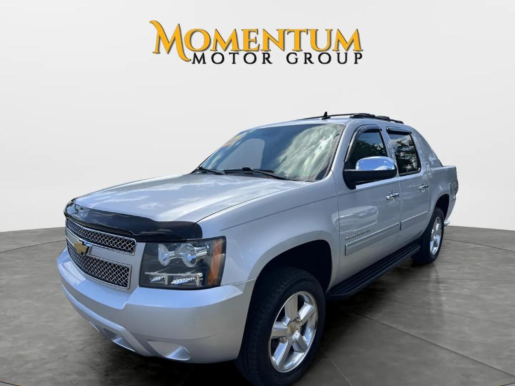 2012 Chevrolet Avalanche - $14,995