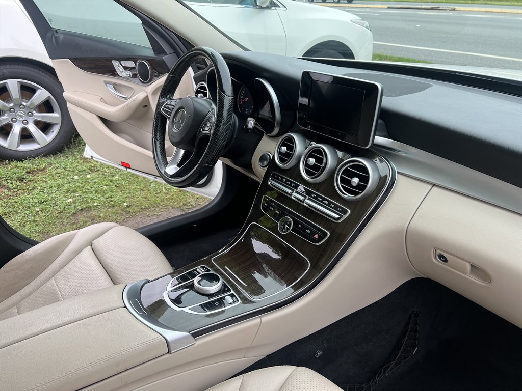 2017 Mercedes-Benz C-Class C300 photo