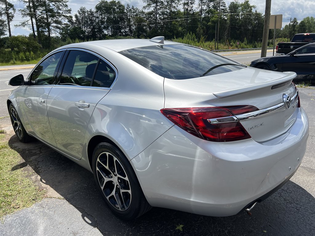 2017 Buick Regal Sport Touring photo