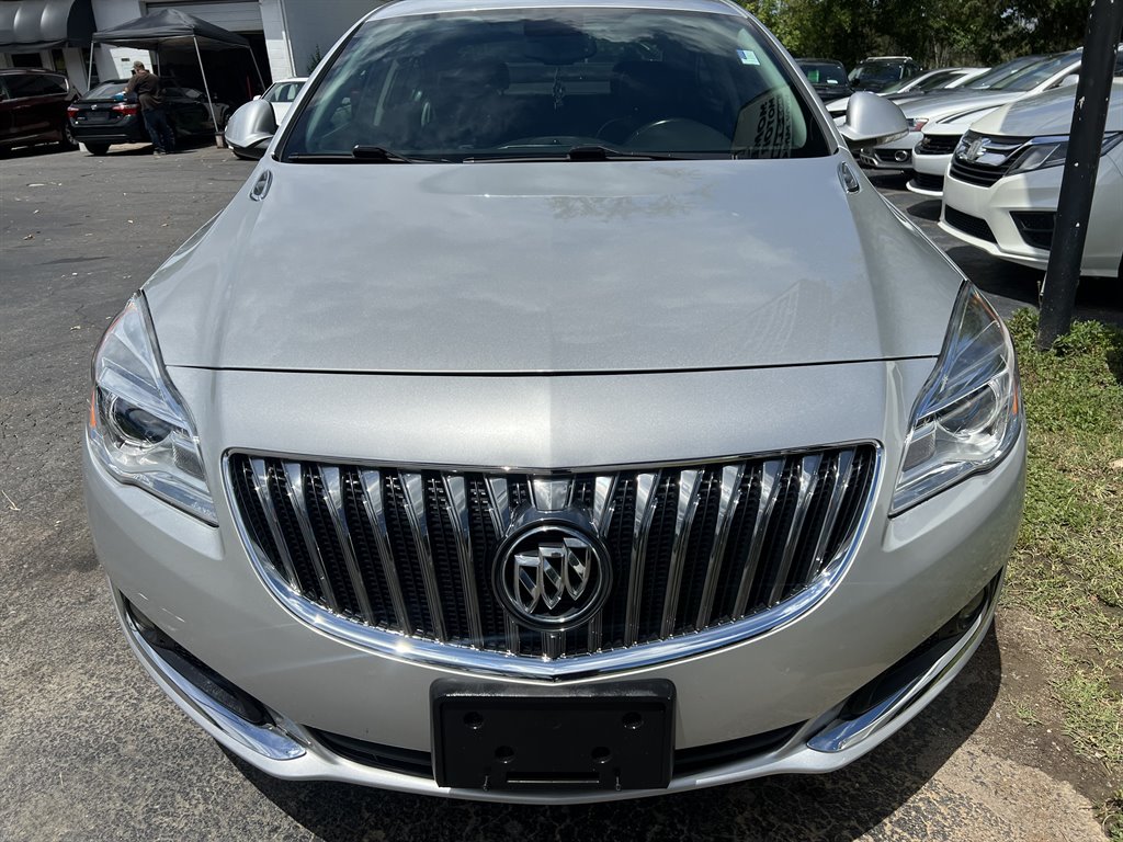 2017 Buick Regal Sport Touring photo
