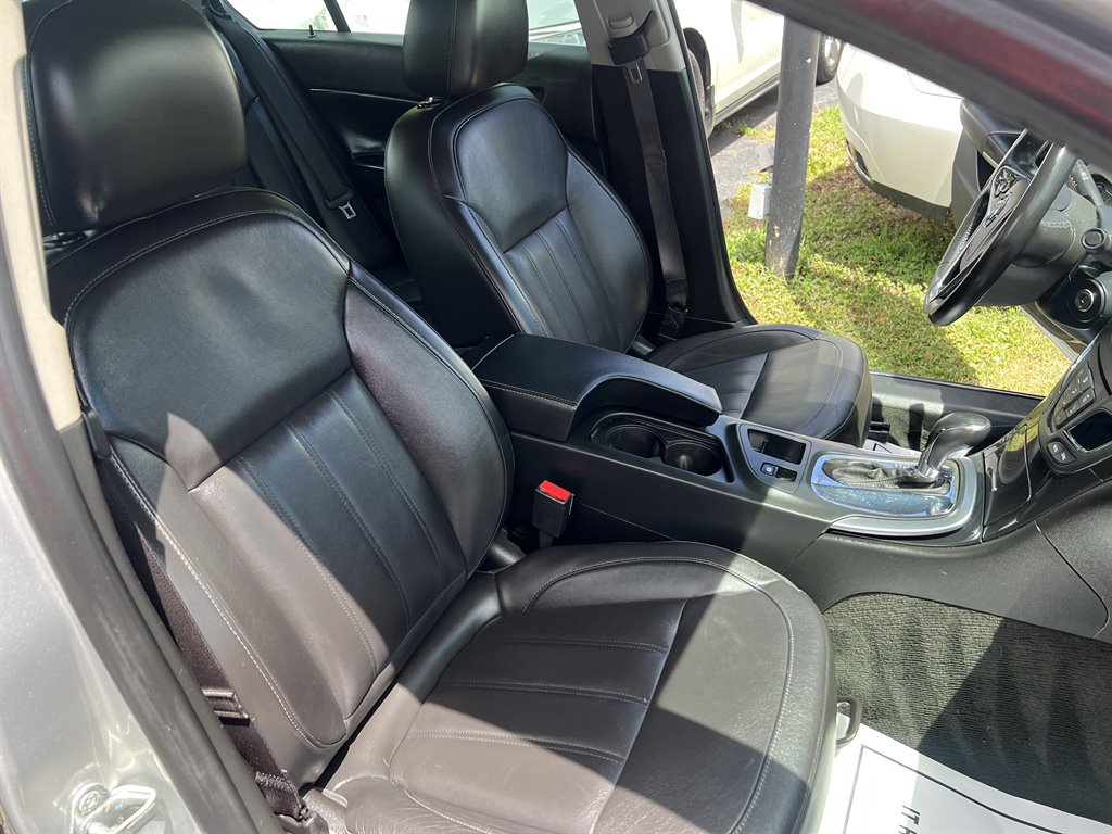 2017 Buick Regal Sport Touring photo