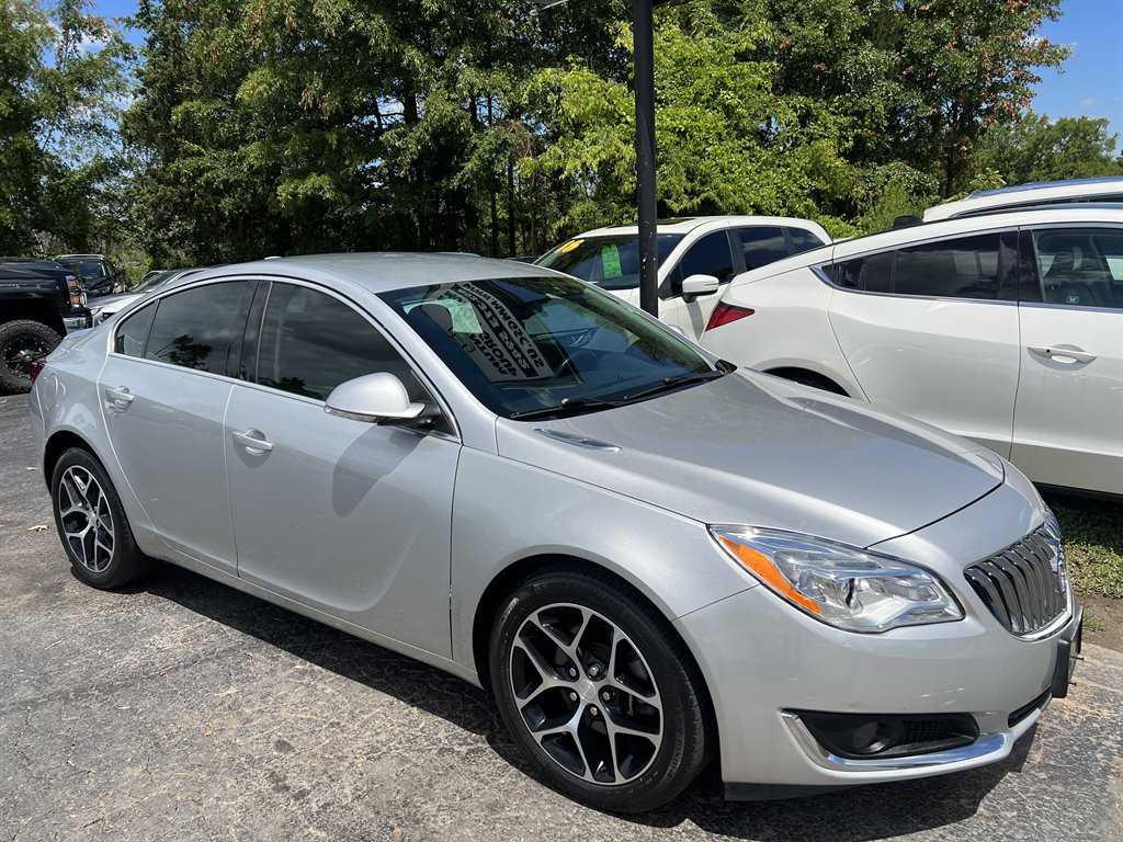 2017 Buick Regal Sport Touring photo