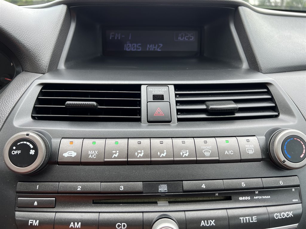 2010 Honda Accord LX-P photo