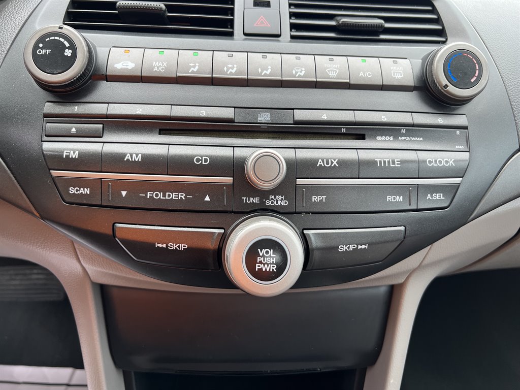 2010 Honda Accord LX-P photo