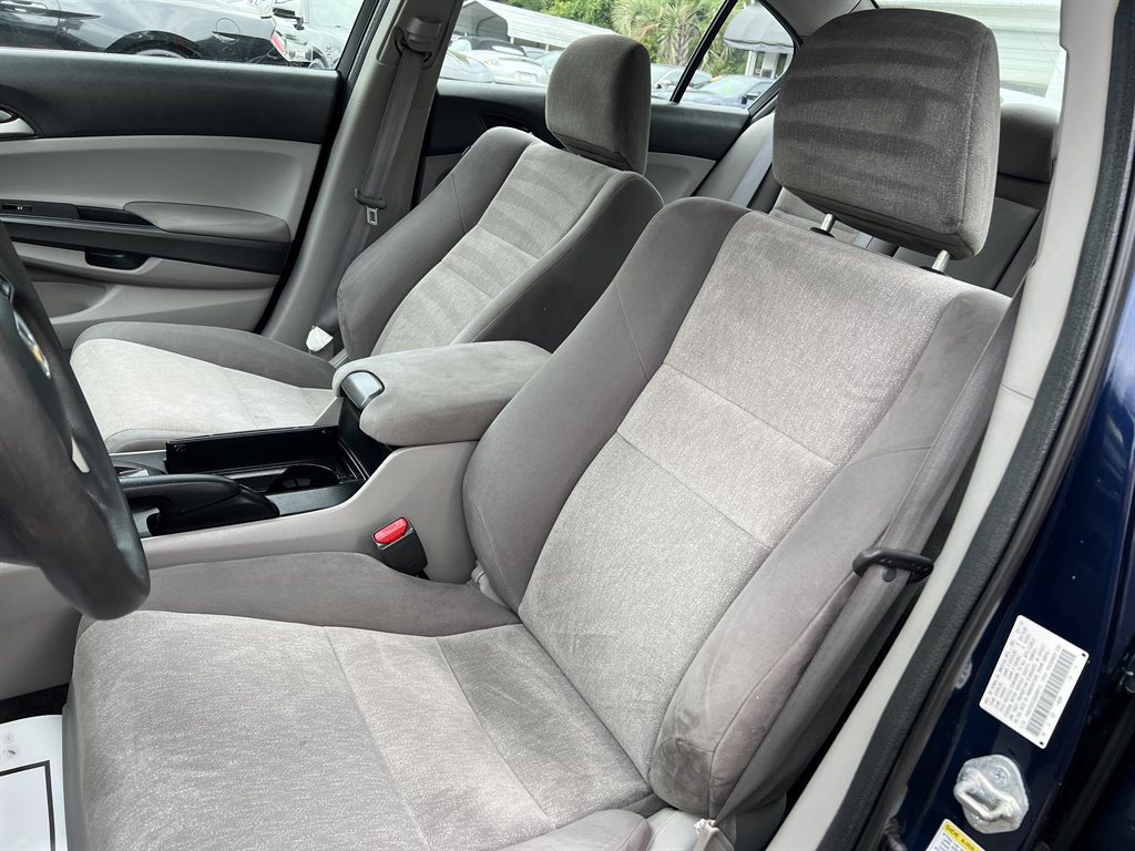 2010 Honda Accord LX-P photo