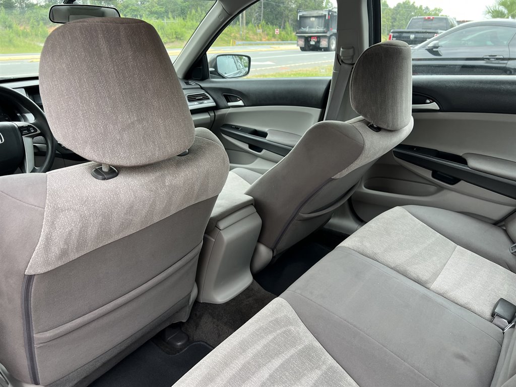 2010 Honda Accord LX-P photo