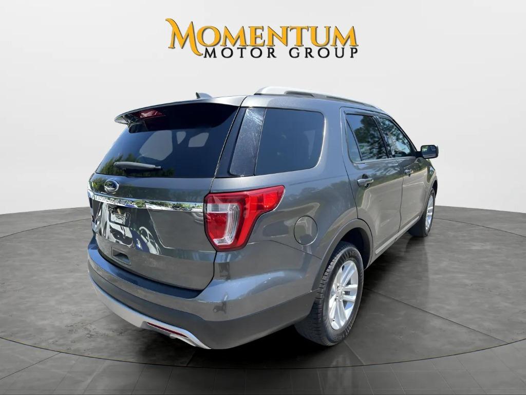 2017 Ford Explorer - $16,995