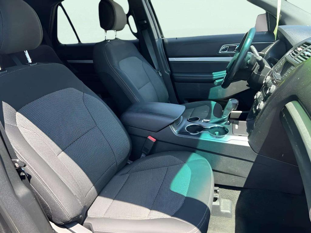 2017 Ford Explorer - $16,995