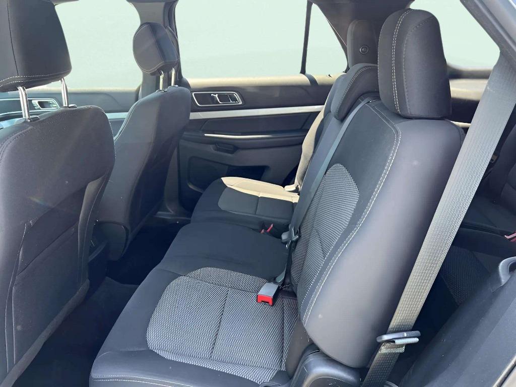 2017 Ford Explorer - $16,995