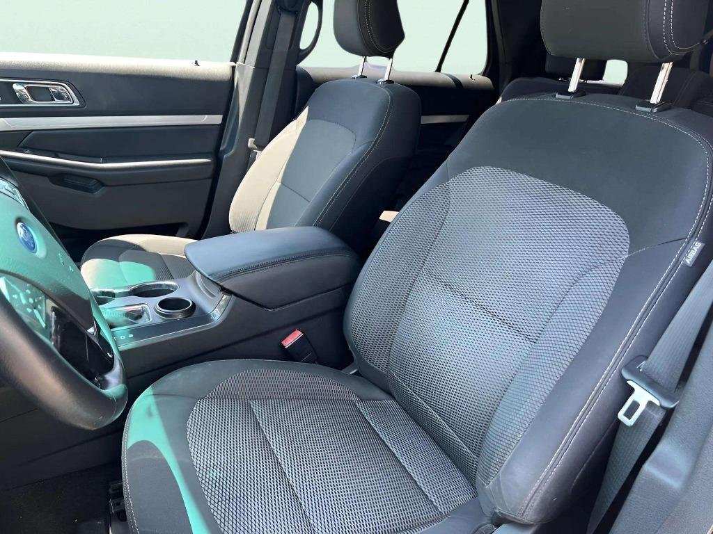 2017 Ford Explorer - $16,995