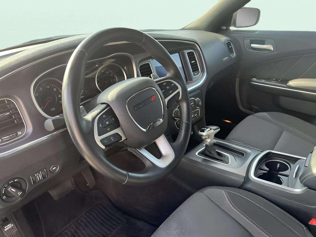 2017 Dodge Charger - $30,995
