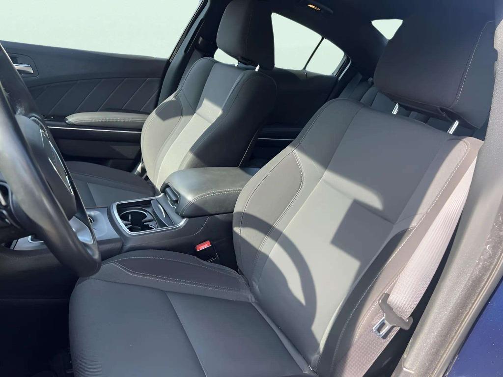 2017 Dodge Charger - $30,995
