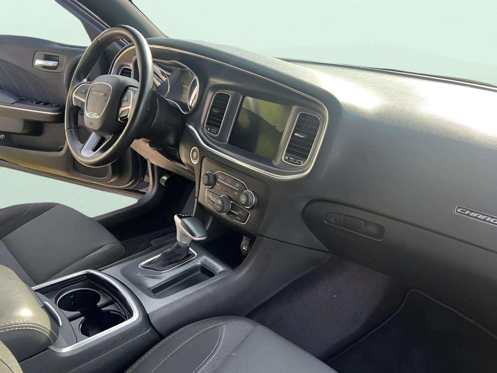 2017 Dodge Charger - $30,995