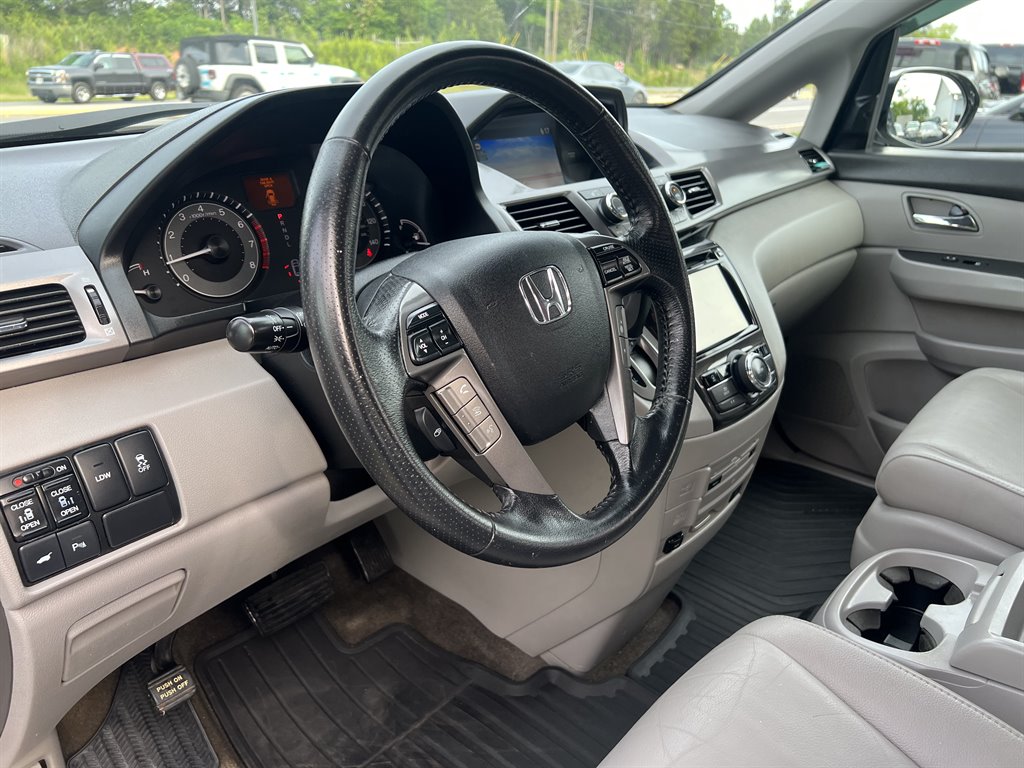 2014 Honda Odyssey Touring photo