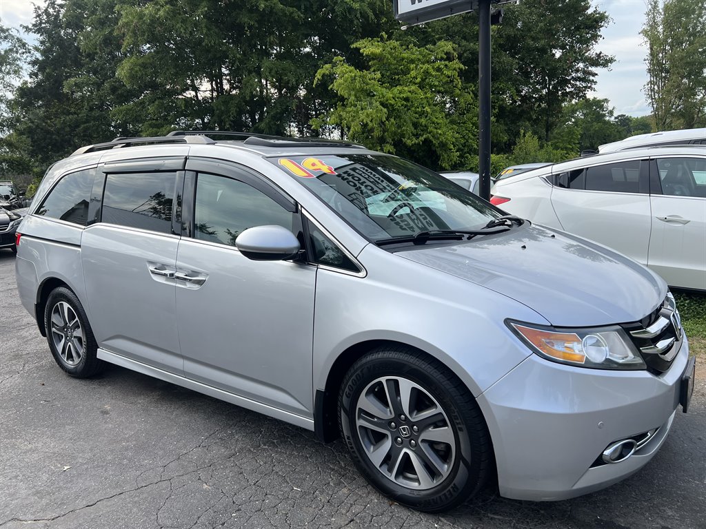 2014 Honda Odyssey Touring photo