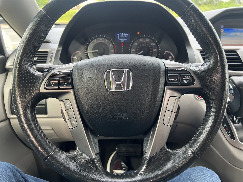 2014 Honda Odyssey Touring photo