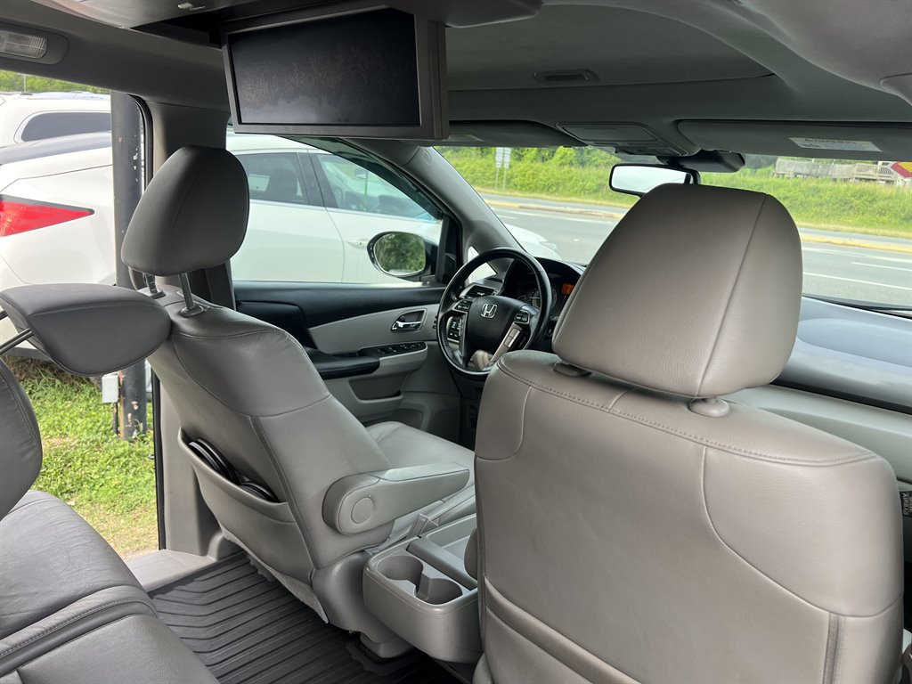 2014 Honda Odyssey Touring photo