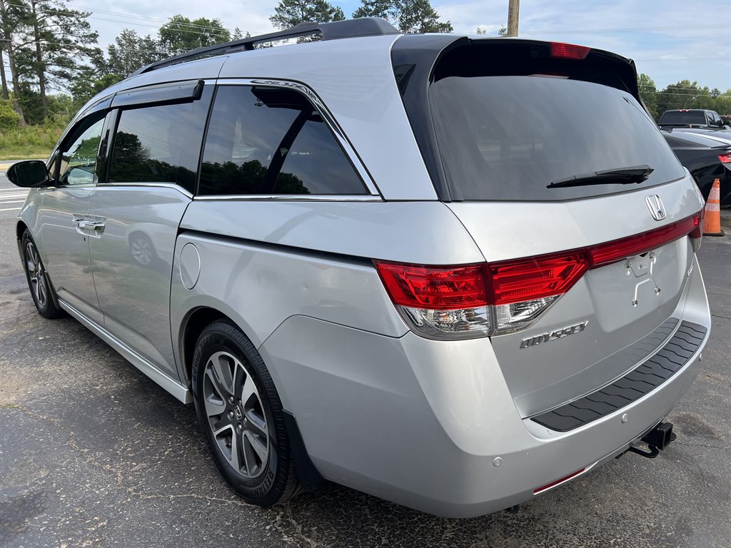 2014 Honda Odyssey Touring photo