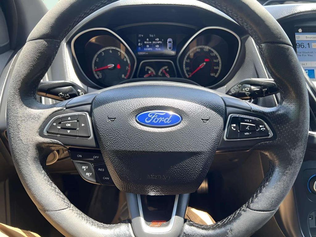 2016 Ford Focus - $13,995