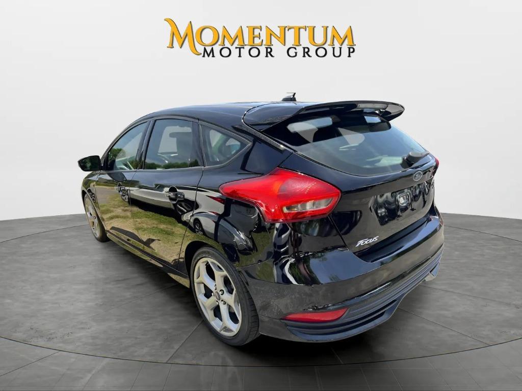 2016 Ford Focus - $13,995