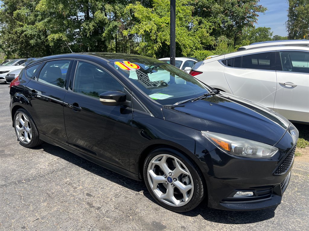 2016 Ford Focus ST photo