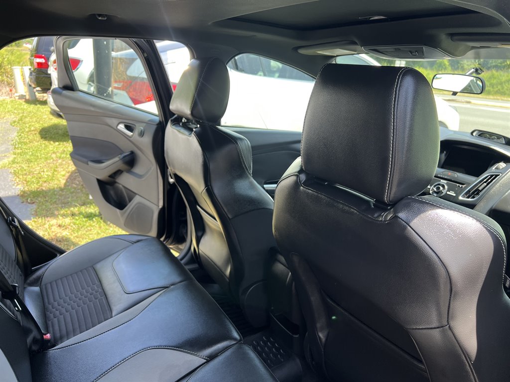 2016 Ford Focus ST photo