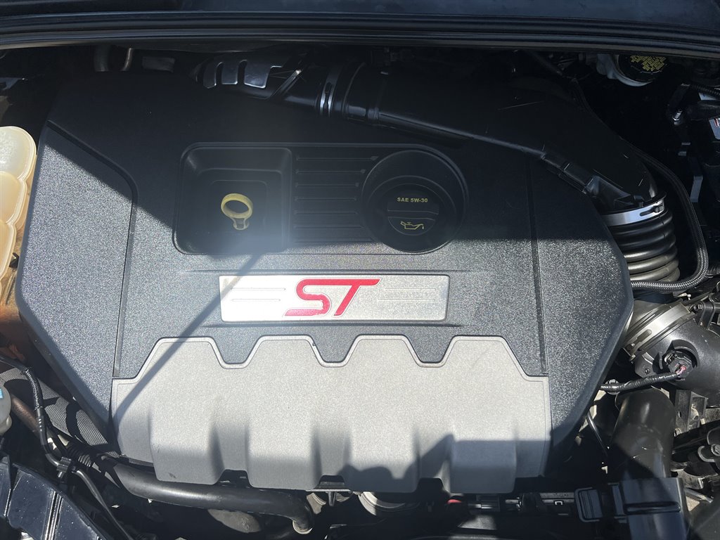 2016 Ford Focus ST photo