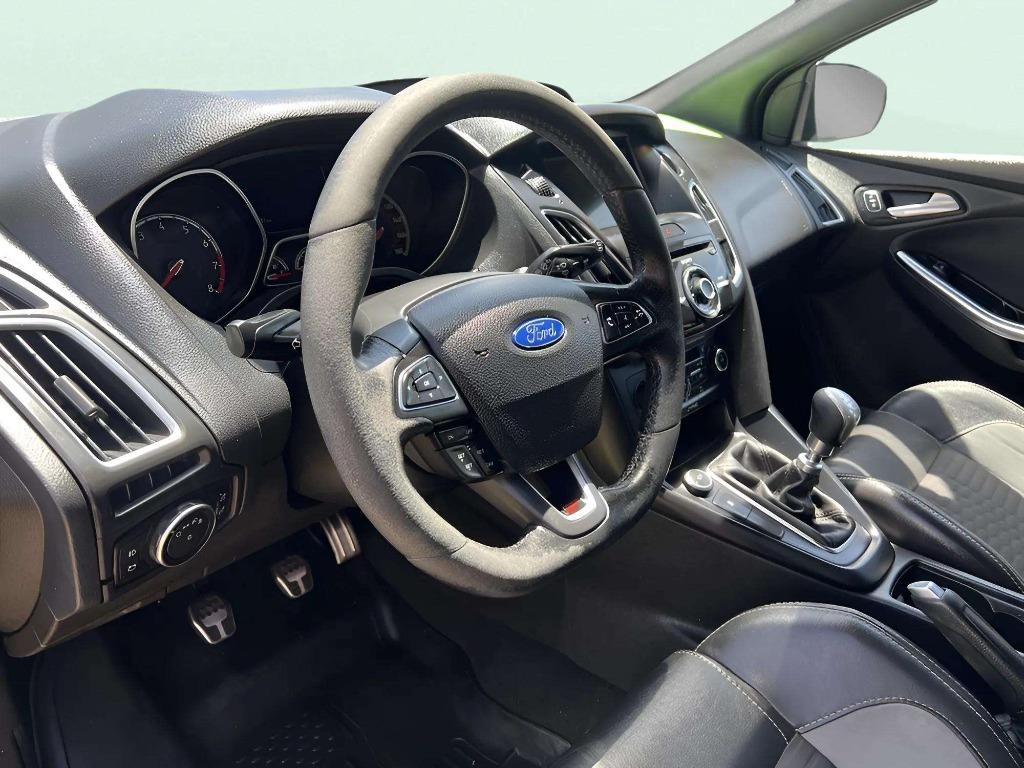 2016 Ford Focus - $13,995