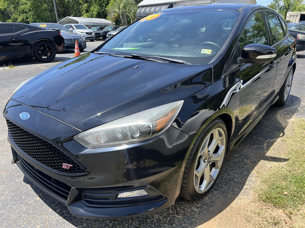 2016 Ford Focus ST photo