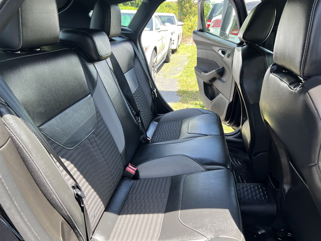 2016 Ford Focus ST photo