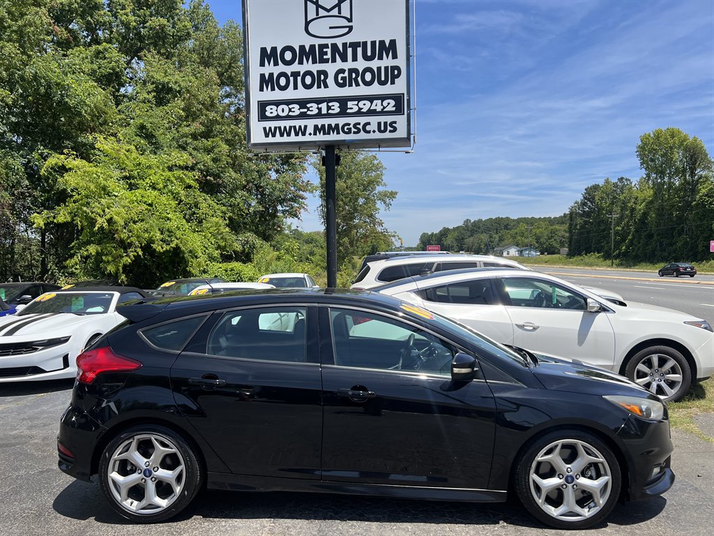 2016 Ford Focus ST photo