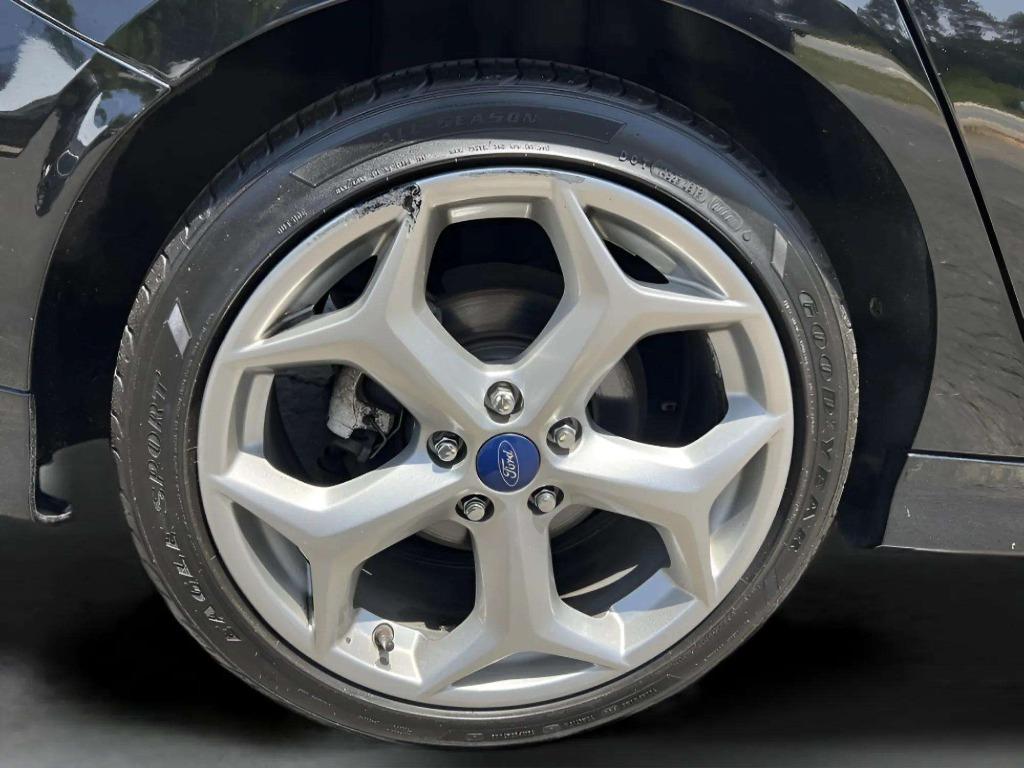 2016 Ford Focus - $13,995