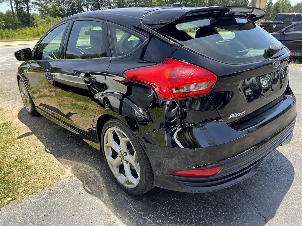 2016 Ford Focus ST photo
