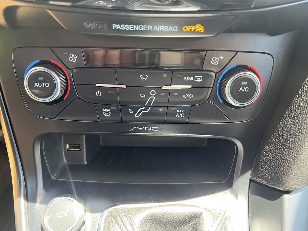 2016 Ford Focus ST photo