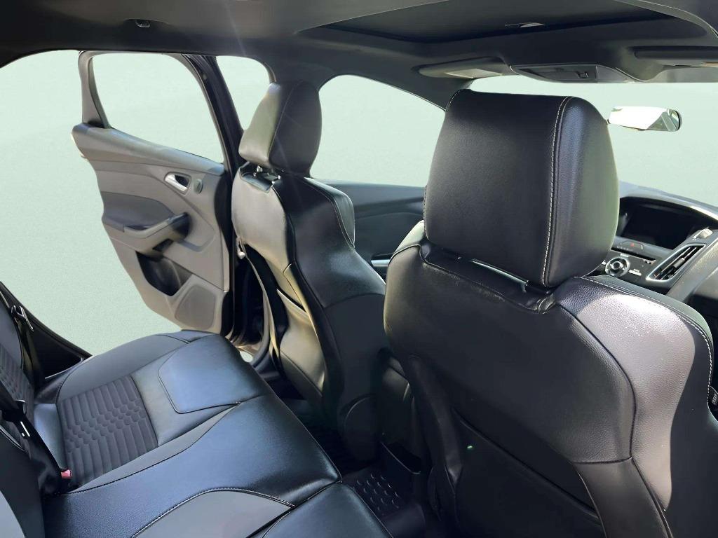 2016 Ford Focus - $13,995