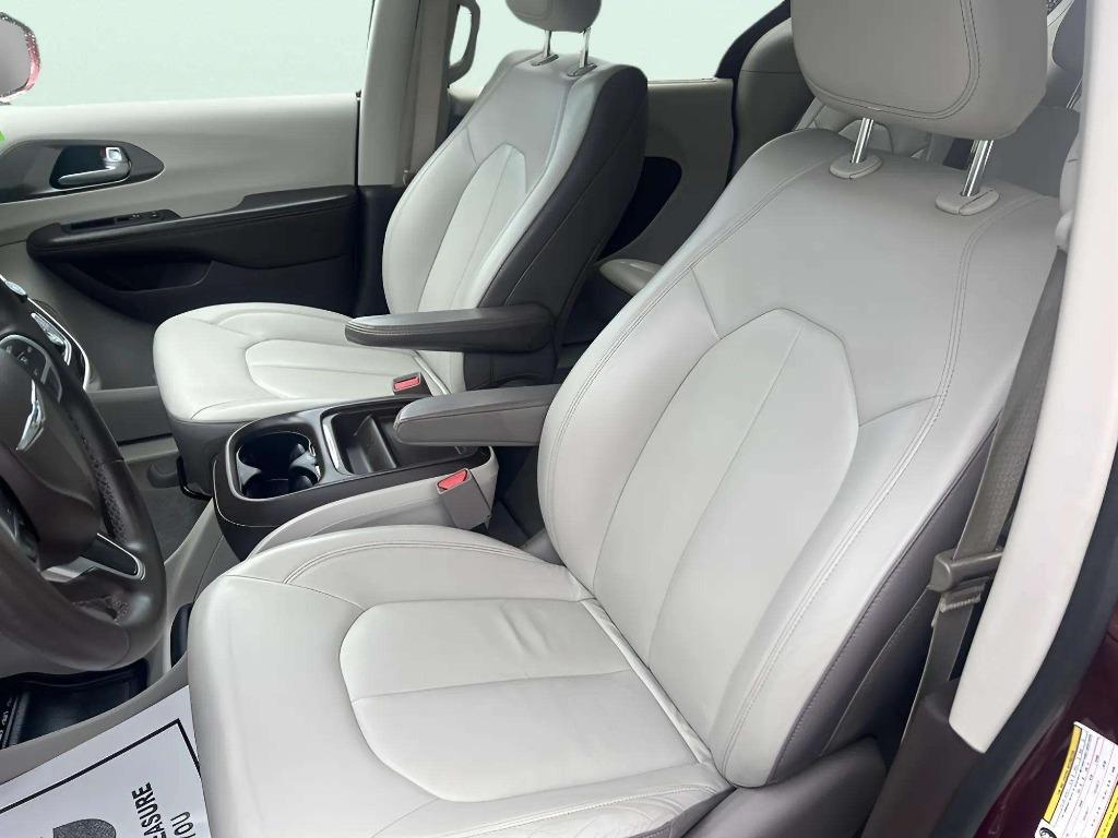 2017 Chrysler Pacifica - $16,995