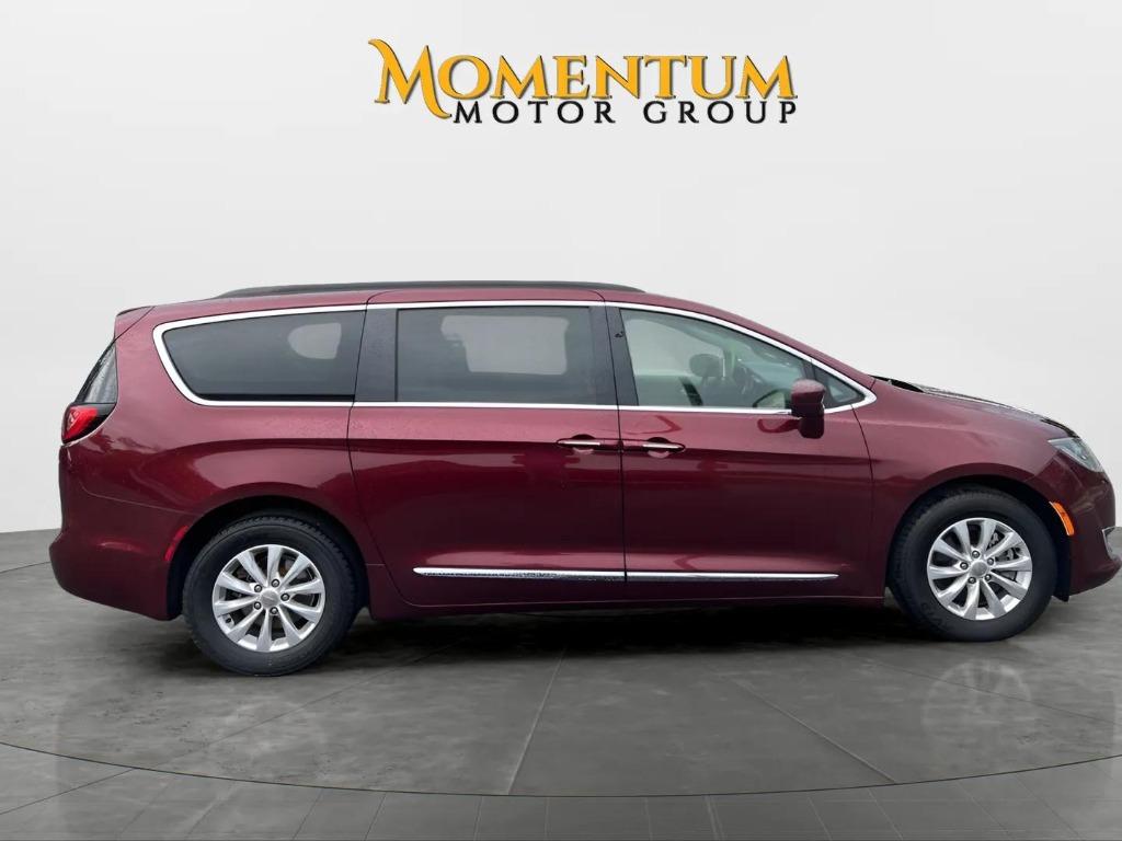 2017 Chrysler Pacifica - $16,995
