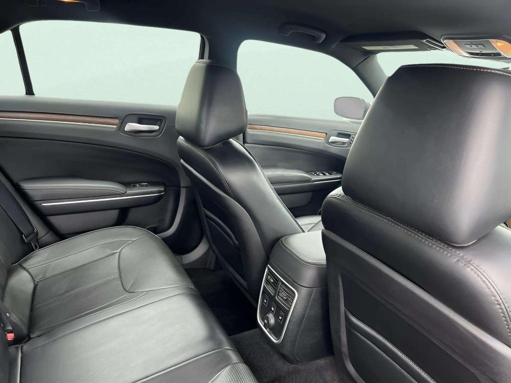 2014 Chrysler 300 - $14,995
