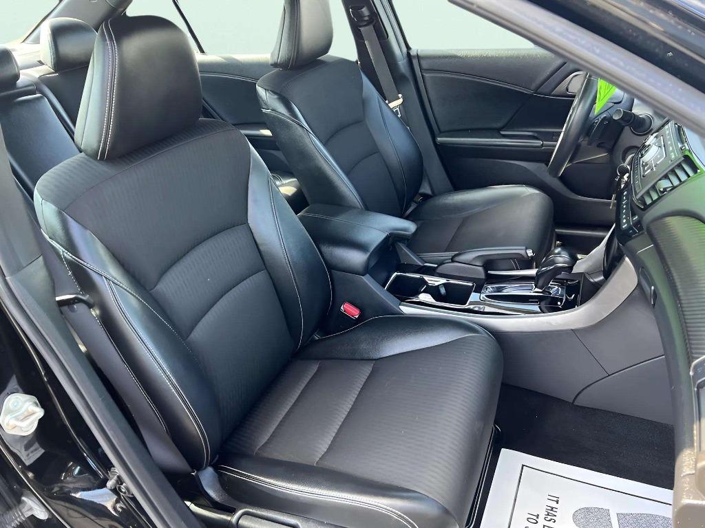 2017 Honda Accord - $18,995
