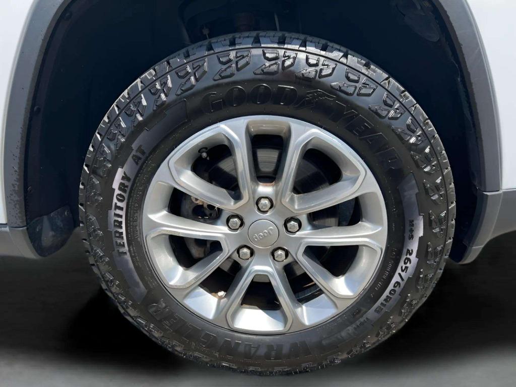 2015 Jeep Cherokee - $15,995