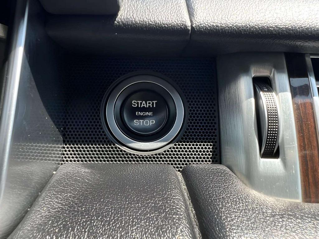 2016 Land Rover Range Rover - $22,995