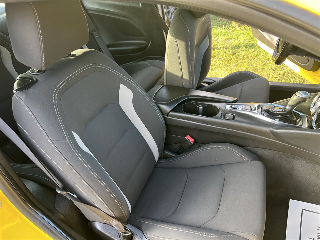 2018 Chevrolet Camaro 1LT photo