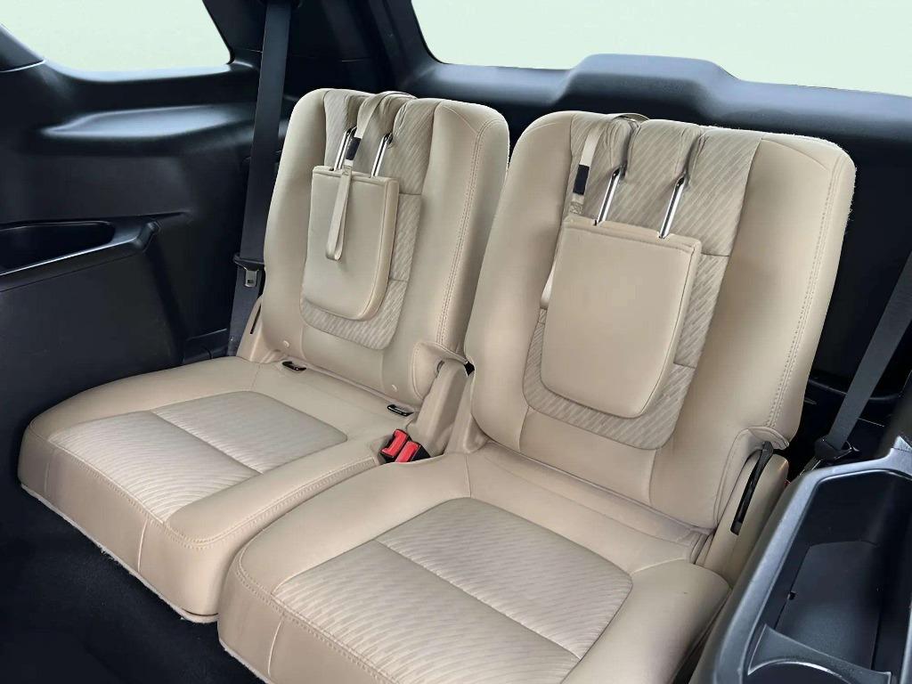 2017 Ford Explorer - $13,995