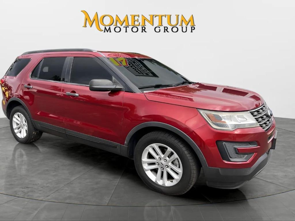 2017 Ford Explorer - $13,995