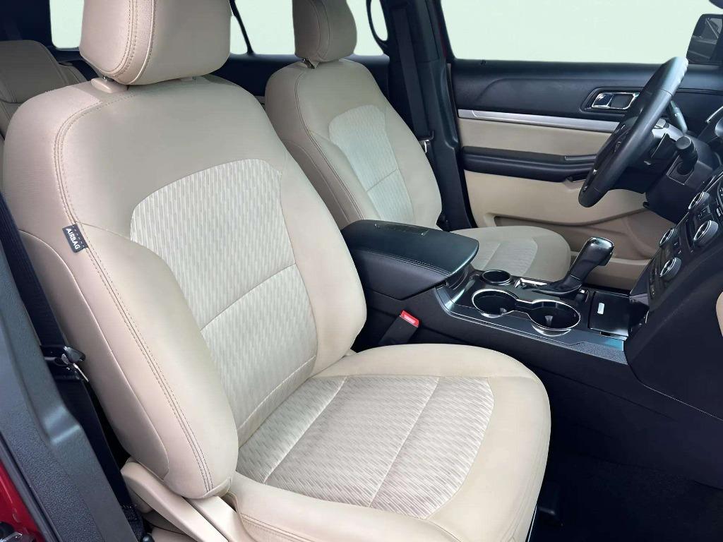 2017 Ford Explorer - $13,995