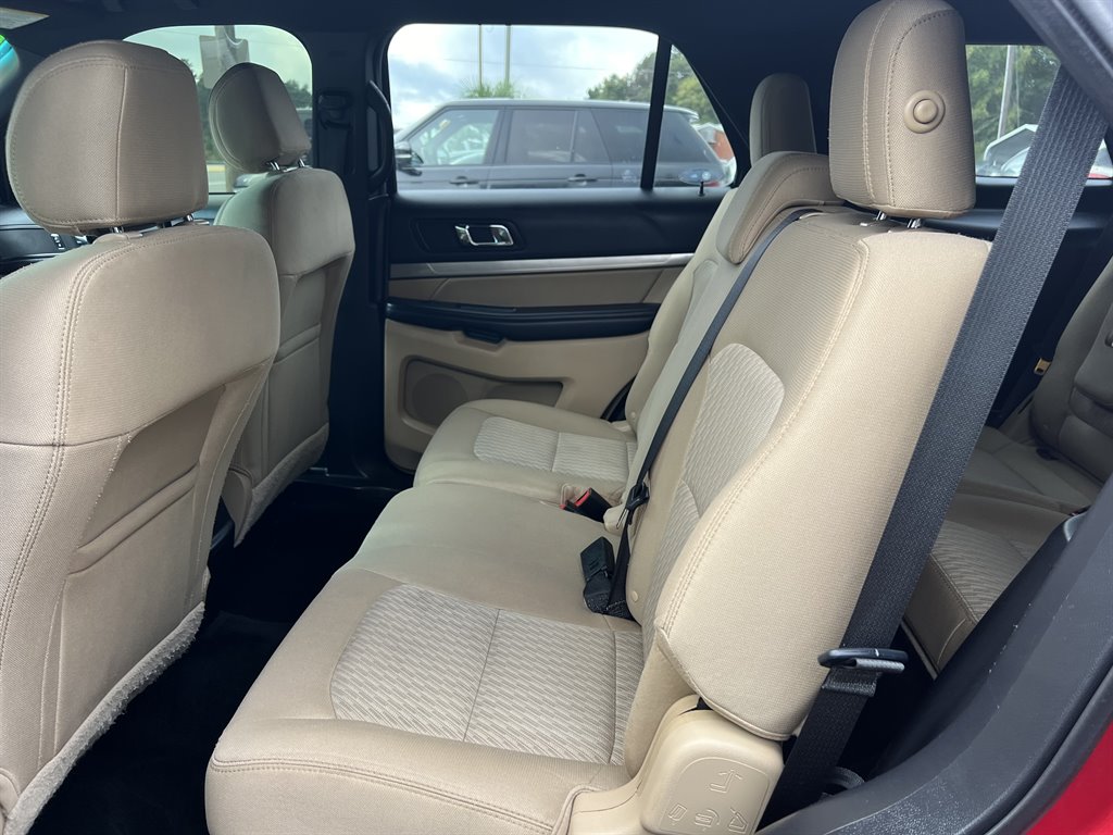 2017 Ford Explorer photo