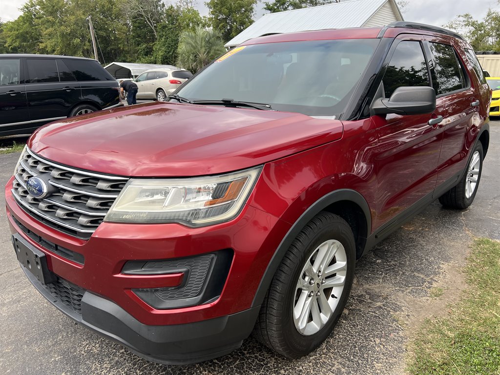 2017 Ford Explorer photo